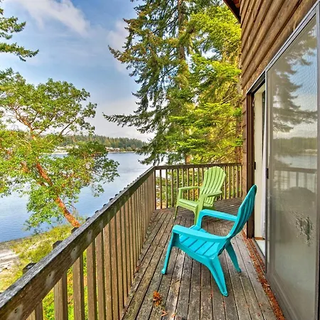 Waterfront Bainbridge Island Home Stunning Views!